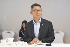 정부, 삼전·SK하닉 등 만나 "즉시 환전 좀…" 수출기업에 SOS