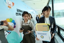 경찰 '투표용지 부족사태' 선관위 7곳 압수수색