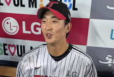 KBO 45년 역사상 단 3번째 대기록→그러나 "뭐, 그것보다는 팀이 이긴 게 더 좋네요" 이런 선수가 있다 [잠실 인터뷰]