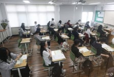 "시험시간, 안경 만지작"...기말고사 앞두고 '컨닝 끝판왕' 주의보