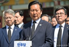 불붙는 '명청대전'…사퇴 요구에 1인1표·보완수사권 띄운 정청래