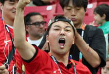 [포토] 전현무 '이겨라 대한민국'