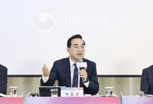 기획처 업무 전반에 AI 도입…박홍근 "AI 역량 강화에 힘써달라"