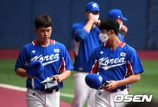 "(이)의리 잘 부탁해요 코치님" 친구 日 유학 소식에 롯데 김진욱도 직접 부탁했다 "워낙 열심히 하는 친구니까 같이 잘했으면..."