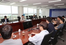 계속되는 시위에 결국 '대한민국 체육인 호소문' 발표... "체육을 위한 필수적인 공공업무 차질 없이 이루어져야" 대한체육회, 회원종목단체와 만났다