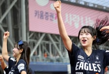 [한번에쓱] '고척돔 추억은 승리뿐이지! 오늘도 승리하러 왔쥬' 잔망호은 이호은