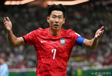 "피 묻은 옷인 줄"…2026 월드컵 한국 유니폼, 48개국 중 40위 '혹평'