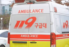 패러글라이딩하다 전깃줄에 걸려...70대 남성 추락해 숨졌다