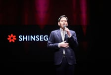 정용진 사과→21억 손실에도 '스벅 셧다운' 역사교육...수습 안간힘