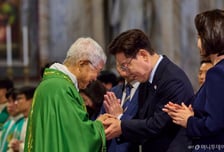 유흥식 추기경 "레오 14세 교황의 방북은 북한에 달려"