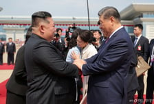 시진핑에 "생일 축하" 축전 보낸 김정은…북중 밀착 과시