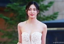 권은빈, 연예계 은퇴 선언 "공허·불안 시달려…일반인 삶 살겠다"