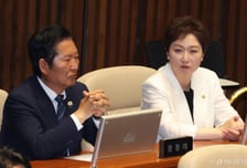 이언주 "鄭 '정권은 짧다' 발언 역린 건드려…李vs鄭 구도로 전환"