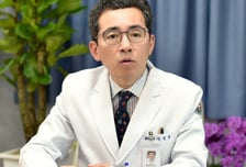 씨앤큐어 "'암 잡는 식중독균' 국제학술지 표지 장식…내년 글로벌 임상"