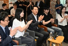 '청년 지원군' 된 오세훈 "탈모 지원보다 일 경험이 낫죠?"