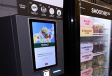 "도둑X이네"…편의점서 '공짜 스무디' 만들고 적반하장