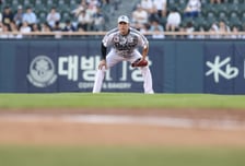'성적 부진→2군행 통보' FA 핵심 베테랑, 복귀하자마자 2안타라니 "타석에 들어섰을 때..." 들려온 게 있었다