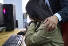 '성희롱' 아니라던 우정청…검찰은 강제추행 혐의로 기소