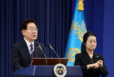 [속보]李대통령 "마크롱, G7 만찬서 트럼프와 자리 붙였다고 해…감사드린다"