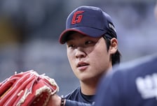 '와, 7⅓이닝 1실점 인생투' 이민석 드디어 터졌다! 시즌 첫 승과 함께 롯데 3연승 견인→키움 4연패 [고척 현장리뷰]