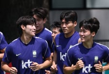 [포토] 배준호 '훈련은 즐겁게'