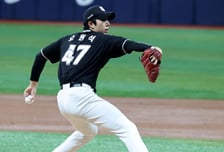 'AG 대표팀도 뽑혔는데' 6월 ERA 9.69 국대 좌완, 선발 제외 위기라니... "계속 안 되면 빼고 갈 수 있다"