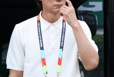 기성용·구자철도 홍명보 선택 '갸우뚱'... 논란의 중심에 선 '손흥민 활용법'