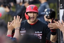 멀티히트만 무려 '7명'→20안타 폭발! KIA, KT에 11-5 완파... 1·2위팀 6연전 4승 2패로 끝냈다 [수원 현장리뷰]