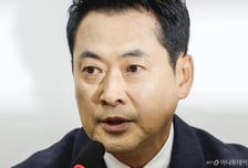 버티는 장동혁, 꺼지지 않는 '교체론'…국민의힘 전대 내년으로?