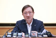 이찬진 "지배구조 개선안 KB금융 숏리스트 전 발표..'3연임' 이번에 마무리 한다"