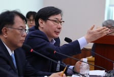 이화영 측 "검찰, 술 반입 인정하고 자료 안 내"…대검 "사실 아냐"