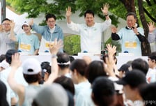 '뜨거운 감자' 2030 여성 표심...누구도 압도적 선택받지 못했다