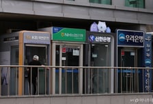 국내 증시 부진에도…금리인상 신호에 은행·보험株 '나홀로 강세'