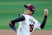 '7억 슈퍼 루키' 무실점 호투에 사령탑도 감탄 "생각보다 더 많이 성장하고 있다" [고척 현장]