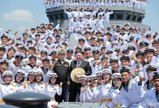 북한, 신형 구축함 '최현'호 정식 취역…김정은 "해군 핵무장화 진행 중"
