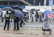"돈 내고 공연 못 봤다"...'잠실 시위'에 콘서트 줄차질, 손배 청구 될까