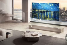 연필만큼 얇고 유리처럼 투명… OLED TV 승부수 띄운 LG