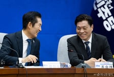 "가장 유능한 국회의원" 대표직 사퇴 정청래, 조승래 前총장에 전한 말