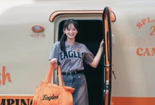 '흥행·불매' 모두 2030女 손에 …'유통 컬래버 시장' 큰손