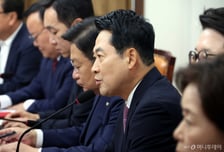 "당장 사퇴" vs "외계어로 당 흔들어"…張 퇴원 후 불거진 노선 내홍
