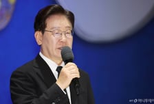 [속보]李대통령 "선택적 모병제 통해 새로운 군대로 탈바꿈해야"