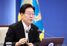 [속보]李대통령 "일부 산업 경이적 성장효과, 지방 확산 못해…국토발전 불균등 심화"