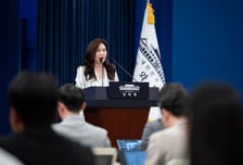 李대통령, 문재인 전 대통령과 내달 1일 靑 오찬