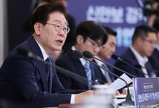 [속보]李대통령 "'한국형 인큐텔' 설립…신안보산업, 정부 전략적 투자 확대"