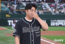 '이대호 이후 처음' 팬들이 만들고 롯데가 답한 은퇴식, '평균 71안타' 정훈은 어떻게 주인공으로 퇴장했나 [부산 현장]