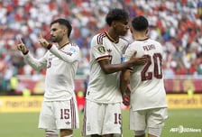 '홍명보호 대형 호재' 스페인이 살렸다, 韓 32강 보인다... 우루과이 1-0 격파→경우의 수 '무려 3분의 1 충족' [월드컵 현장 리뷰]