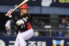 KIA, 김호령 리드오프 전격 배치 '김선빈 2번 출격-9번 타자는 박재현' 왜? 사령탑의 설명은... 오늘(28일) 두산전 선발 라인업 발표 [잠실 현장]