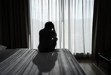 "옆집 택배 쌓였어, 혹시?"...고독사 막은 이웃, 포상금도 거절