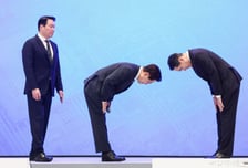 [속보]李대통령, 이재용·최태원 회장에 '90도 인사'