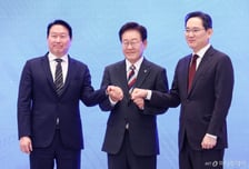 [속보]李대통령 "3대 메가프로젝트, 과거처럼 공수표 아닌 제대로 집행 총력"